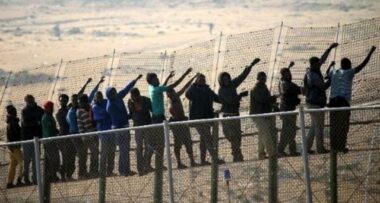 22 migrants tentent de forcer un passage à Tanger