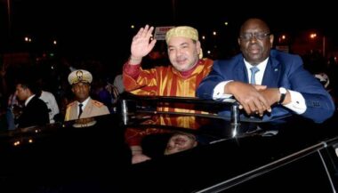 Accueil festif pour le Roi Mohammed VI à Dakar