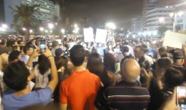 Manifestations en robe pour soutenir les filles d'Inezgane