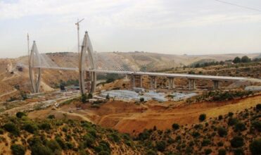 Exceptionnel. Pont à haubans de Rabat: la structure est terminée