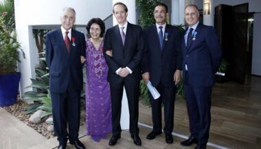 Quatre personnalités marocaines décorées par la France