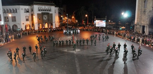Fête du Trône. Retraite aux flambeaux à Rabat