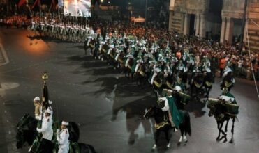 Fête du Trône. Retraite aux flambeaux à Rabat