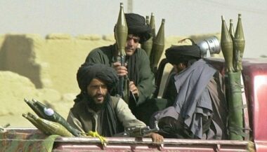 Le mollah Mansour succède au mollah Omar à la tête des talibans