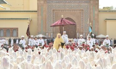Petit détour historique : “Ne permets à personne de te donner des leçons sur ta religion“