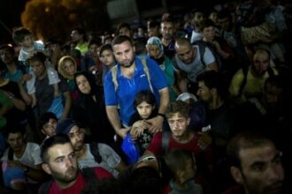 30.000 migrants sur les îles grecques, dont 20.000 à Lesbos