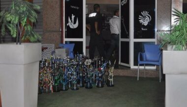 La police s'attaque aux cafés à Chicha à Casablanca