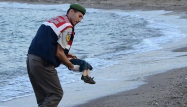 Père du petit syrien noyé: &ldquo;Mes enfants m'ont glissé des mains&rdquo;