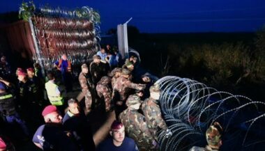 Migrants: le passage totalement bloqué de la Serbie vers la Hongrie