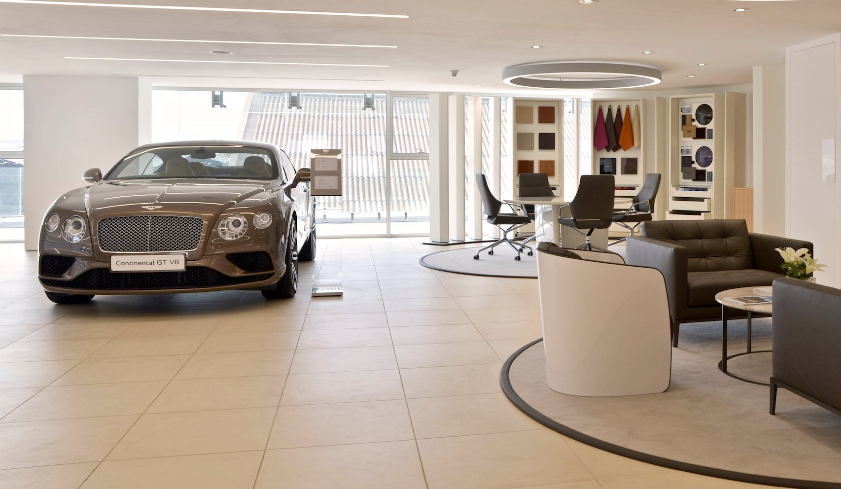 Bentley ouvre son premier showroom au Maroc