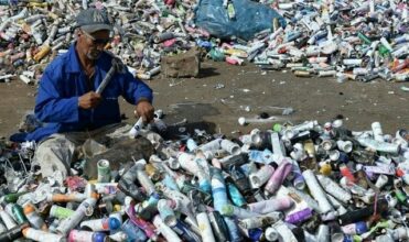 Les chiffonniers au Maroc, petites mains de la lutte contre le réchauffement (reportage AFP)