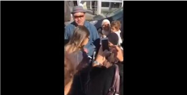Une vidéo du Roi Mohammed VI dans un échange décontracté avec des Marocains en France