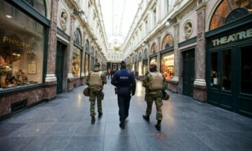 Bruxelles, ville morte, sur le qui-vive dans la crainte d'attentats