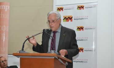 Mohamed Berrada présente à Casa son livre sur les entrepreneurs marocains des années 60