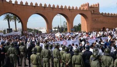 Vidéo. 2.000 enseignants stagiaires manifestent à Rabat