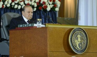 Bouteflika est sorti de l'hôpital et a quitté la France