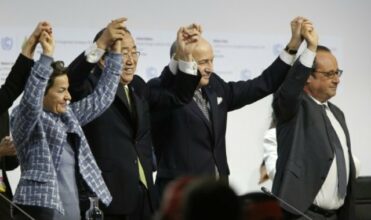 COP21: accord historique à Paris pour sauver la planète d'un désastre climatique