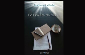 La lumière de l’aube: un roman copieux