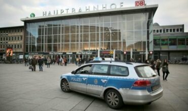 Violences à Cologne: le nombre de plaintes explose, Merkel infléchit sa politique