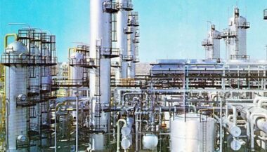 L'Iran va construire une raffinerie de pétrole à Algésiras