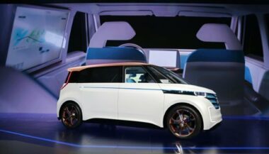 Volkswagen réinvente son mythique Combi en monospace électrique et connecté