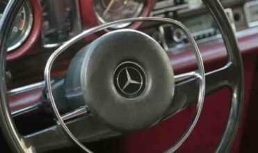 A Paris, les cotes des autos anciennes s'envolent