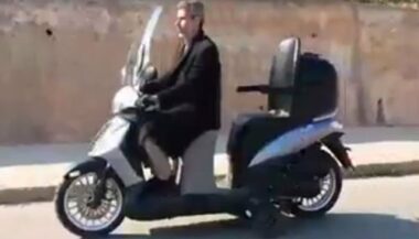 Un Tétouanais invente une moto-taxi à deux places