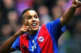 El Arabi, meilleur buteur de l'histoire du FC Grenade
