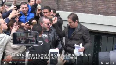 Les Marocains et Mohammed VI à Amsterdam: c’est juste incroyable! (vidéos)