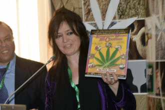 Une architecte allemande veut construire des maisons en... kif