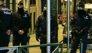Fusillades à Bruxelles: un suspect tué et 4 policiers blessés