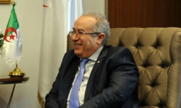 Alger reçoit Jean-Marc Ayrault en mettant le Sahara sur le tapis