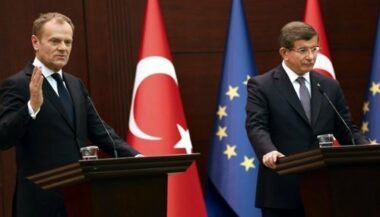 Donald Tusk appelle les migrants économiques à rester chez eux