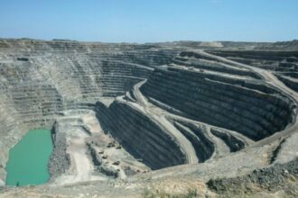 Les diamants, produit de luxe de plus en plus rare dans les entrailles de la Terre