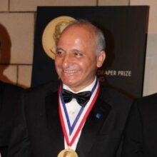 Rachid Yazami élevé au grade de Chevalier de la Légion d'honneur en France