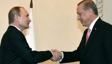 Poutine et Erdogan promettent une &ldquo;difficile&rdquo; réconciliation après des mois de crise