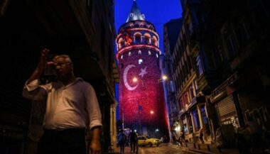 Turquie: le putsch manqué coûte près de 90 MM€ à l'économie