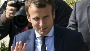 France. Emmanuel Macron a démissionné, Michel Sapin lui succède