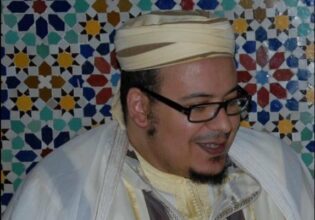 Cheikh Omar Alkazabri fustige les femmes non-voilées et &ldquo;la nudité étalée dans nos rues&rdquo;