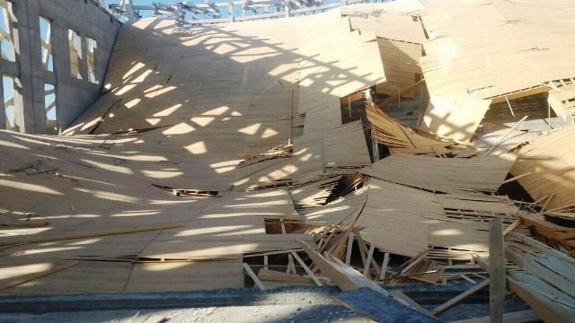 La toiture en bois de la piscine olympique de Tanger s’effondre