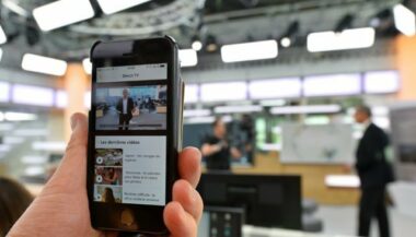 La nouvelle chaîne d'info publique française fait son entrée dans le PAF