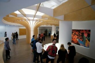 Google ouvre sa première vitrine, prélude à une bataille de magasins avec Apple?