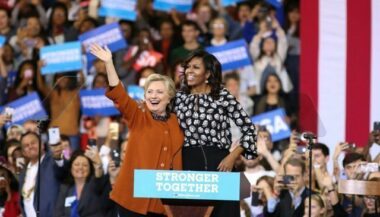 Présidentielle américaine: Michelle Obama et Hillary Clinton ensemble sur scène