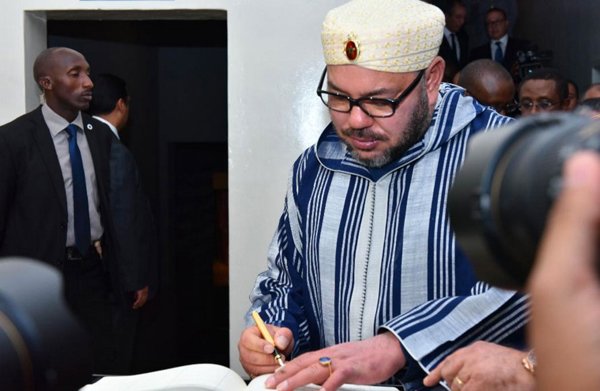 Le Roi Mohammed VI visite le Mémorial du génocide à Kigali