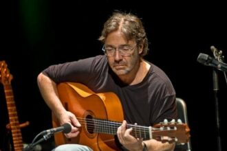 Interview au pas de course avec l'étourdissant Al Di Meola