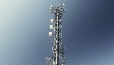 Tiflet: ils réclament 1,2 MDH pour descendre d'une antenne