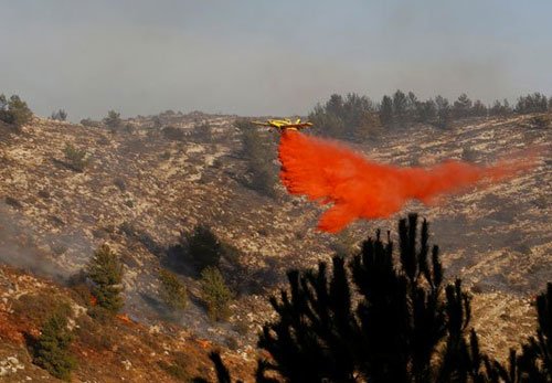 Israël en feu, des centaines de personnes évacuées