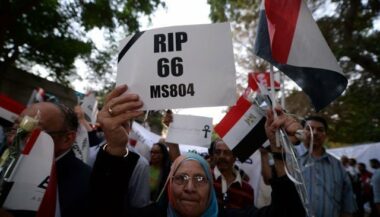 Crash du vol EgyptAir: des traces d'explosif sur des victimes
