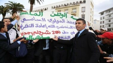Une cinquantaine d'ex-policiers tentent de manifester à Rabat
