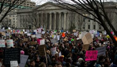 Tollé pour Trump après la fermeture sélective des frontières